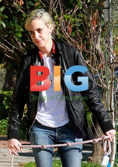 Samantha Ronson walks dog in Venice Beach