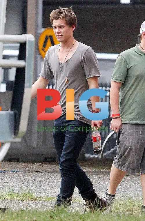Xavier Samuel on Set of 'A Few Best Men'