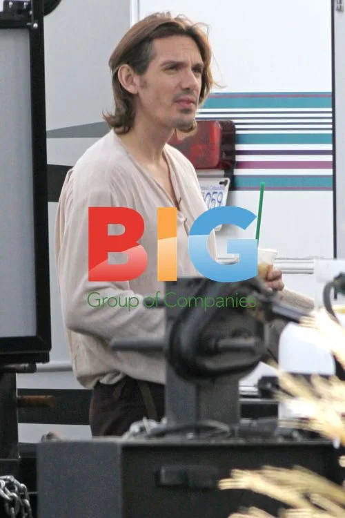 Leo DiCaprio, Tobey Maguire Visit Lukas Haas on Set