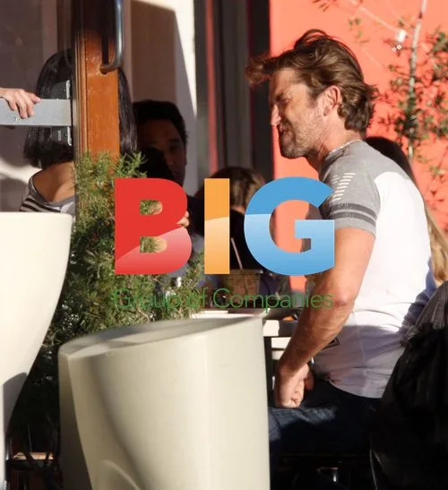 Gerard Butler Spotted on Lunch Date