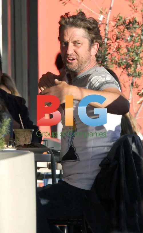 Gerard Butler spotted on lunch date