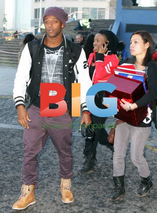 JLS Leaves Hotel, Poses with Fans in Birmingham