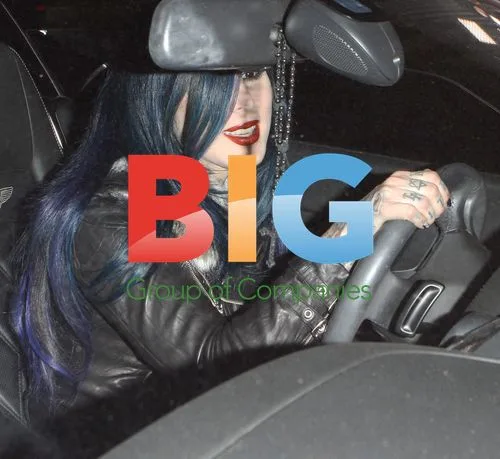 Kat Von D leaving tattoo shop