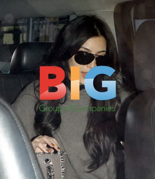 Barbra Streisand leaving a restaurant