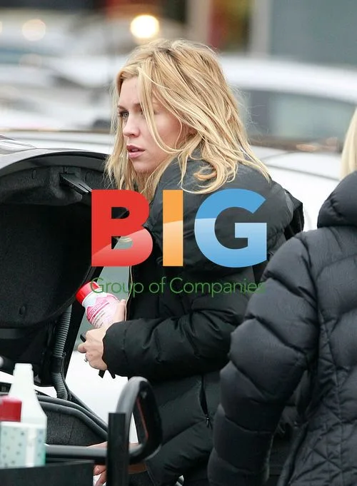 Pregnant Model Abigail Clancy Shopping