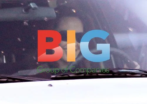 Angelina Jolie Drives with Nanny and Twins