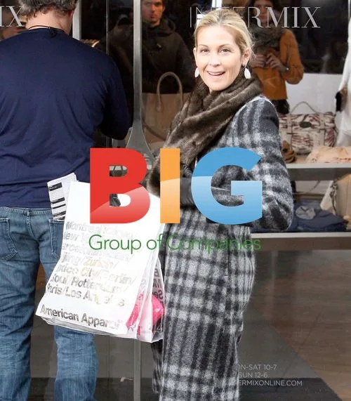 Kelly Rutherford and Blake Lively on Gossip Girl Set