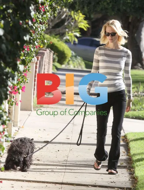 January Jones walking dog in Los Feliz