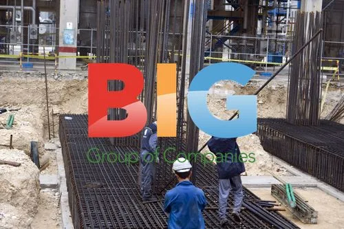 Iranians work at Nouri Petrochemical Complex