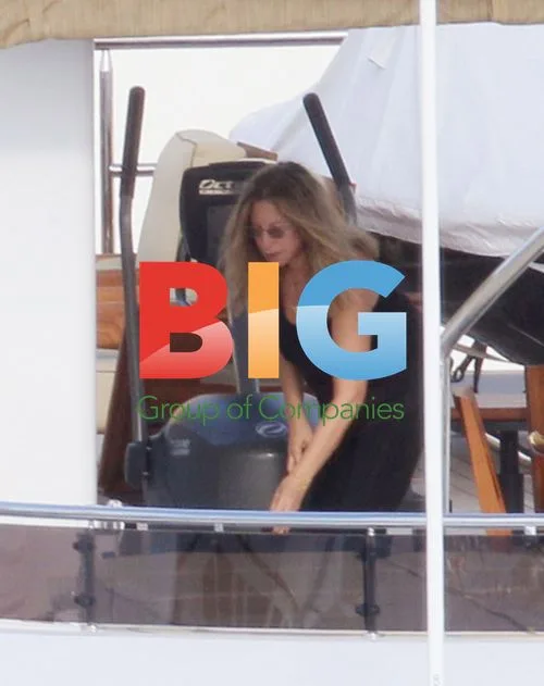 Barbra Streisand and Josh Brolin Vacation in Caribbean