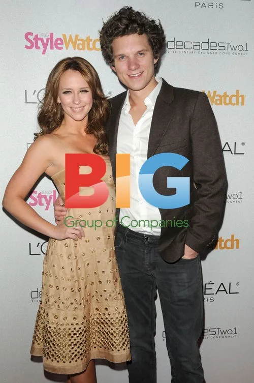 Jennifer Love Hewitt and Alex Beh