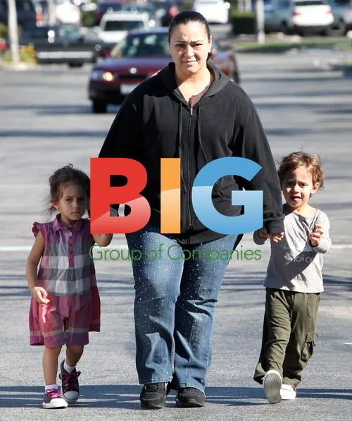 Jennifer Lopez Twins with Nanny