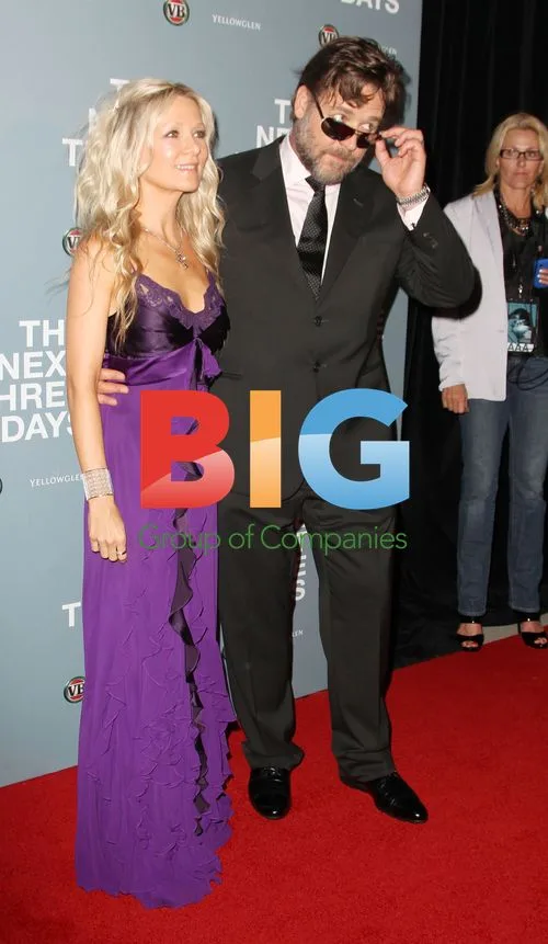 Russell Crowe & Danielle Spencer at 'The Next Three Days' Premiere
