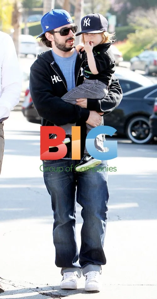 Jordan Bratman with son Max after split