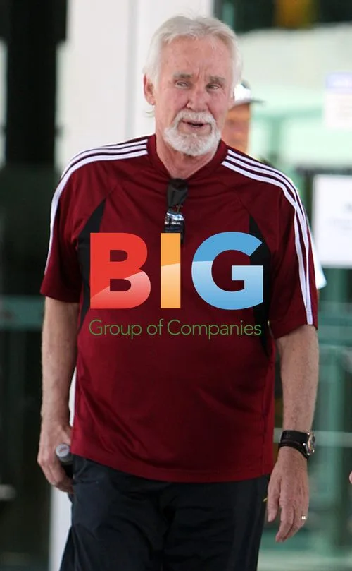 Kenny Rogers Arrives at Perth Airport