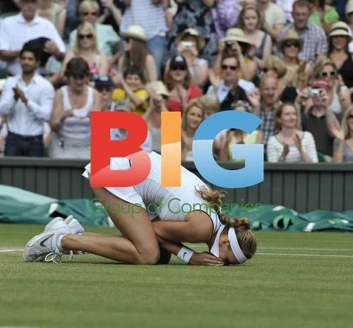 Petra Kvitova vs Maria Sharapova at Wimbledon 2011