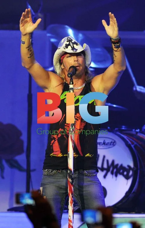 Bret Michaels of Poison Performs