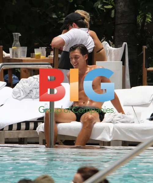 Mesut Ozil Enjoys Miami Beach Break