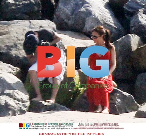Pregnant Victoria Beckham Celebrates 12th Anniversary