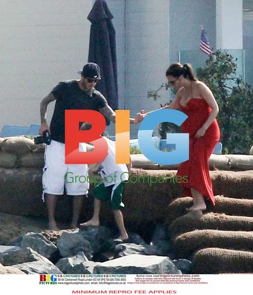 Beckhams Celebrate Anniversary