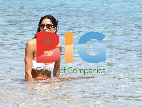 Elisabetta Gregoraci and son on beach