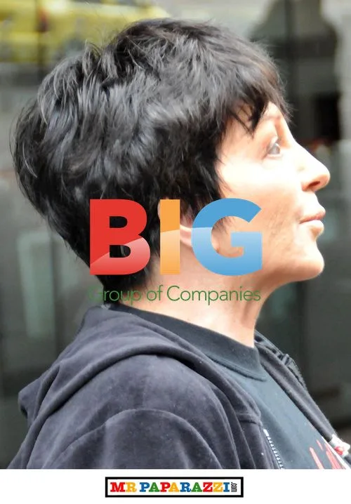 Liza Minelli Seen with Friends in Glasgow