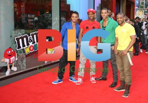 Boris Johnson, JLS & Alexander Burke at M&M Store Opening