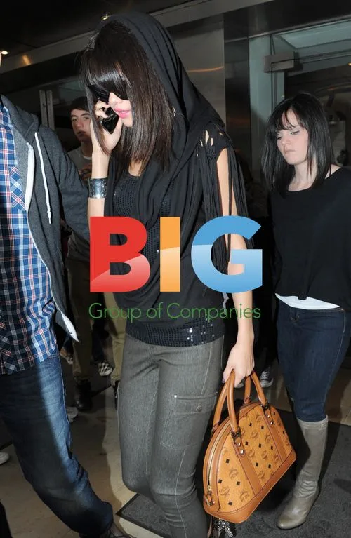 Selena Gomez Leaving Hotel in London