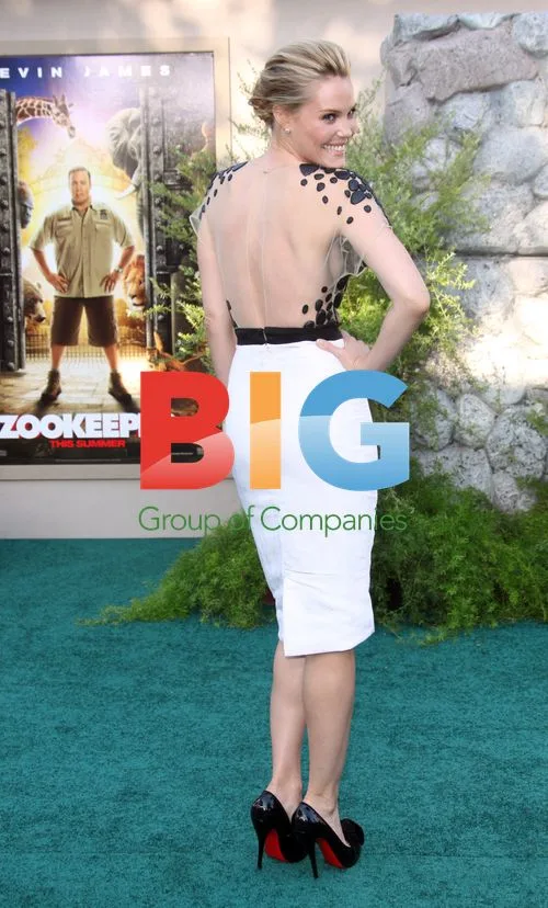 Leslie Bibb at 'The Zookeeper' Premiere