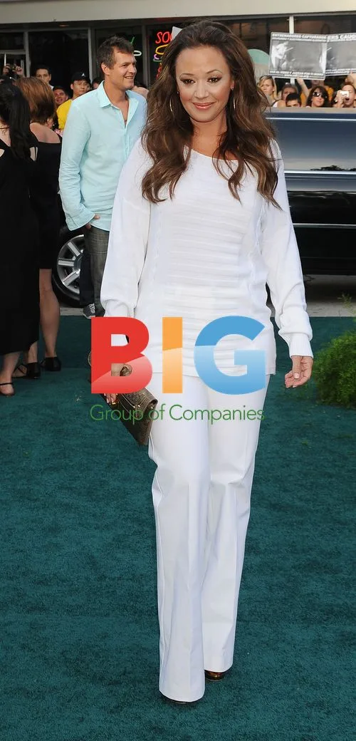 Leah Remini at "Zookeeper" Premiere