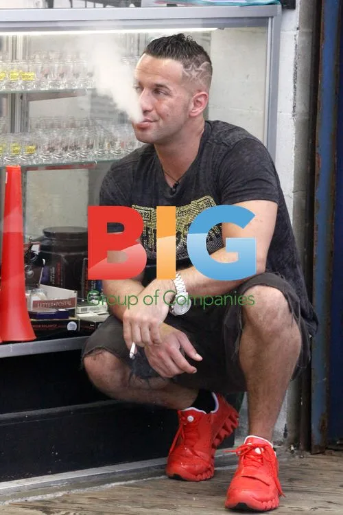 J WOWW, The Situation and Ronnie at Tee Shirt Store