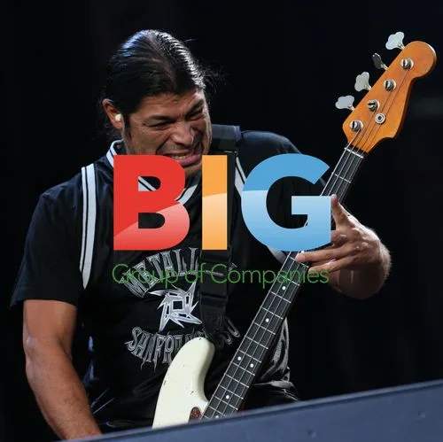 Robert Trujillo of Metallica at Sonisphere 2011