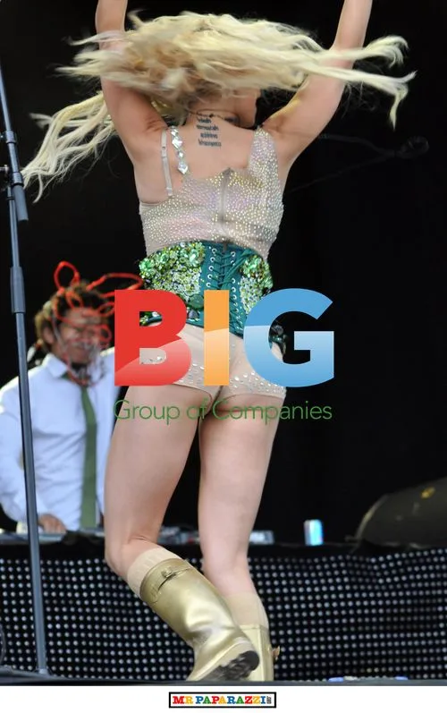 Kimberly Wyatt Performing at T In The Park 2011