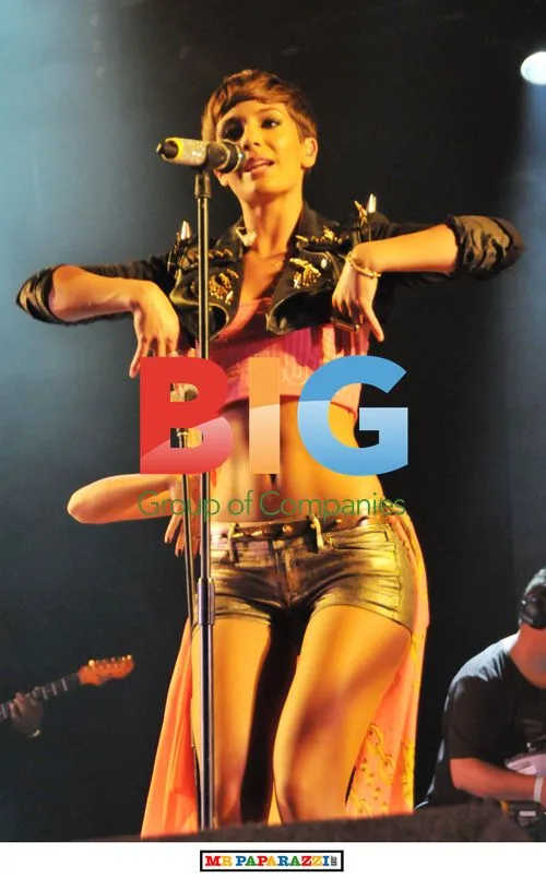 The Saturdays Perform at T In The Park 2011