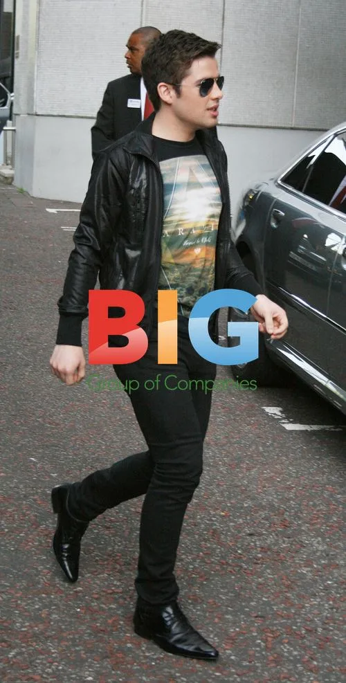 X-Factor Winner Joe McElderry Greets Fans