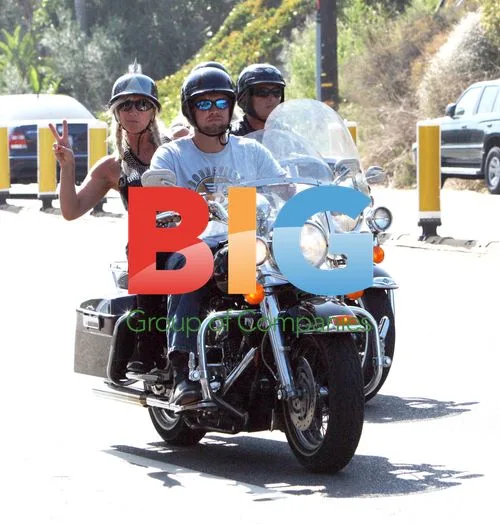 Linda Hogan, Charley Hill and Brooke Hogan Lunch in Malibu