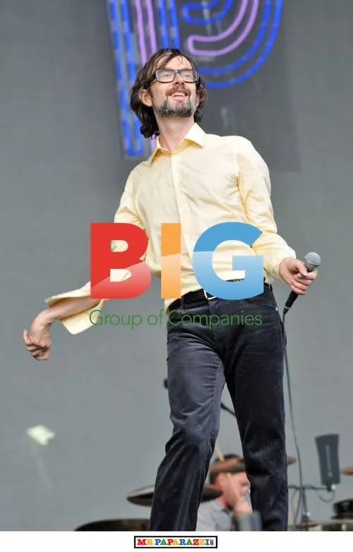 Jarvis Corcker mocking News Of The World at T In The Park