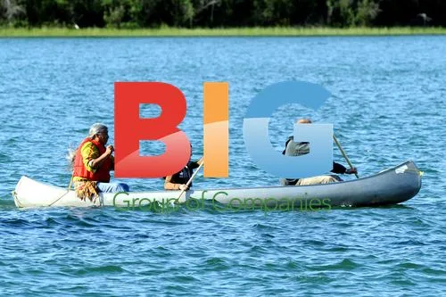 Prince William and Kate Paddle Canoe in Canada
