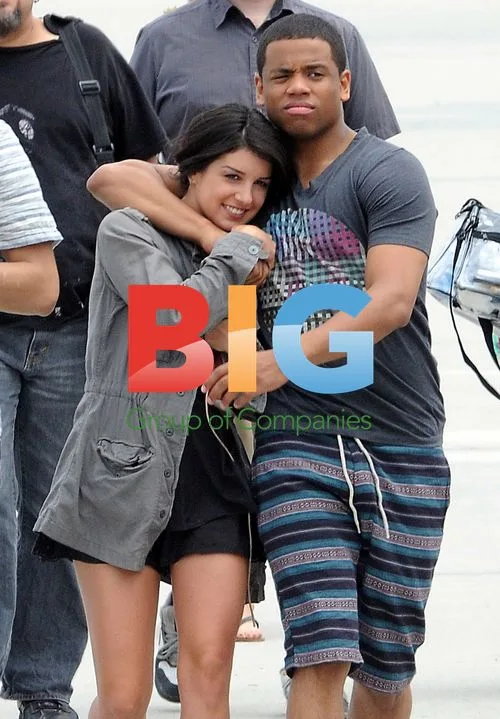Cast of '90210' filming on beach