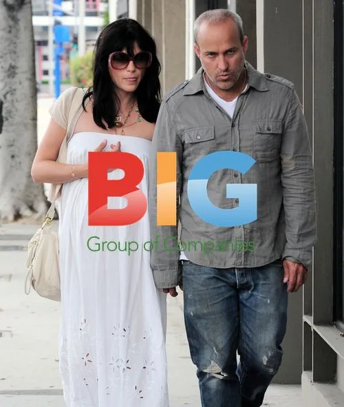 Pregnant Selma Blair with Boyfriend
