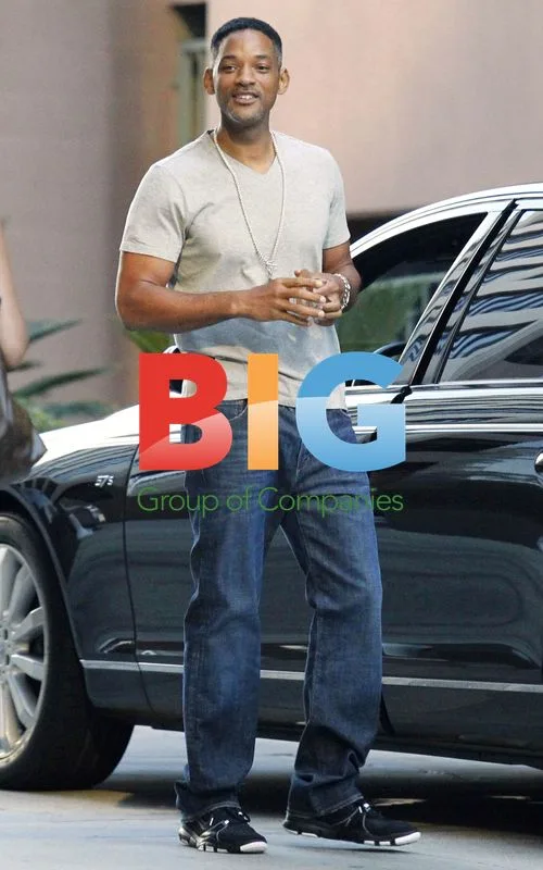 Will Smith Chats With Fans in LA