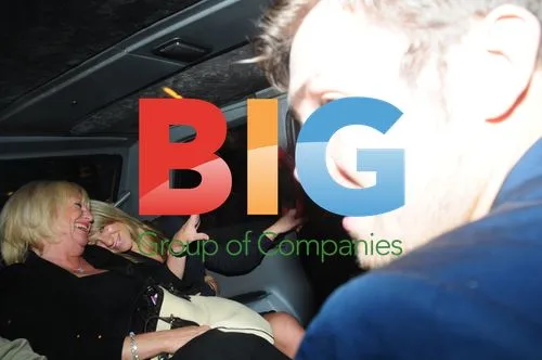Chloe Madeley out with Mom and Boyfriend