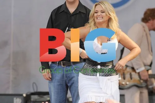 Miranda Lambert Performs on GMA