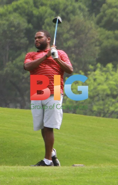Anthony Anderson golfing with father