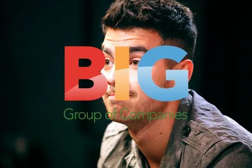 Joe Jonas Greets Fans