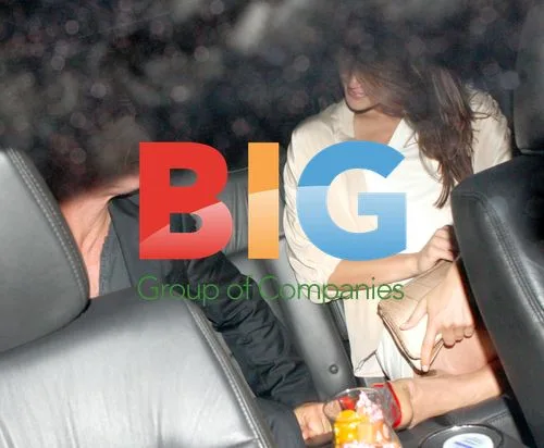 Sean Penn and Girlfriend Leaving Restaurant