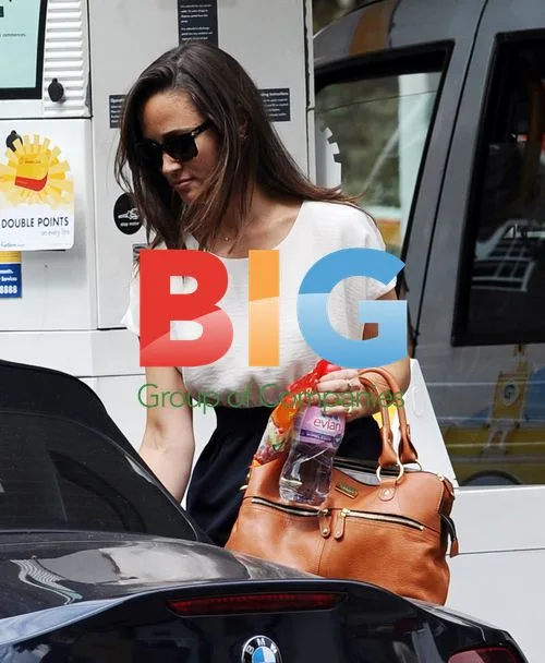 Pippa Middleton Grocery Run