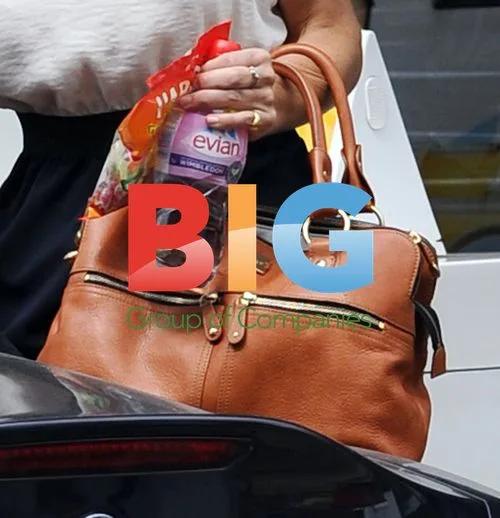 Pippa Middleton Runs Errands