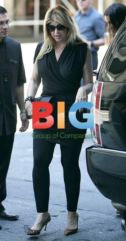 Kirstie Alley Arrives at Hotel in NYC