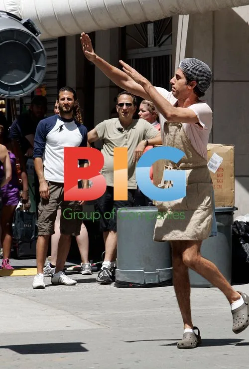 Sasha Baron Cohen and Anna Faris on 'The Dictator' set